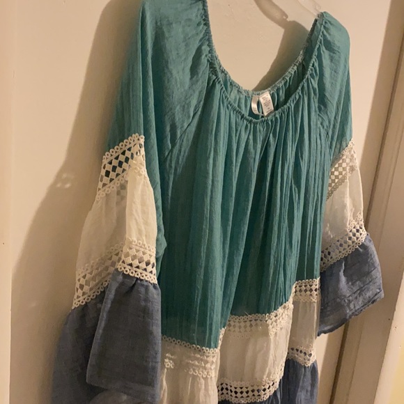 Tiered shirt 2x - Picture 4 of 4